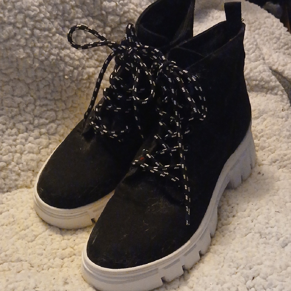 Guess Stylish Black Women's Boots 8.5